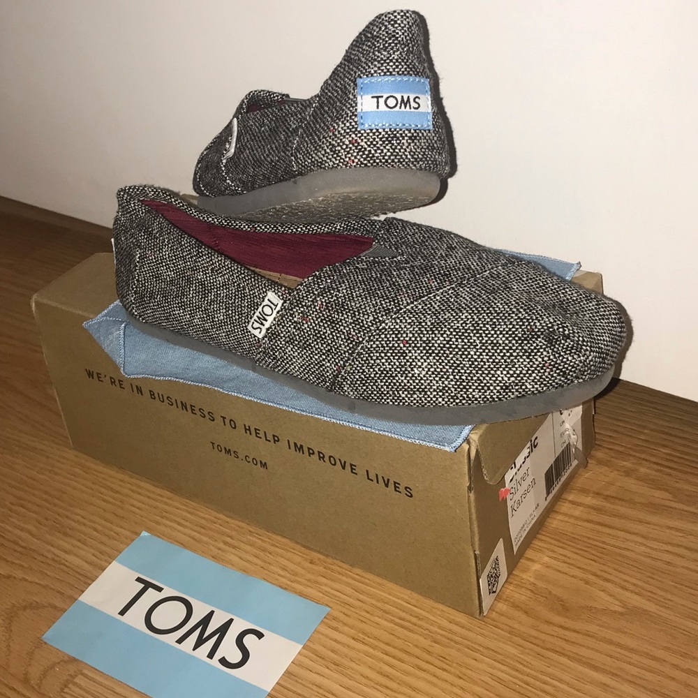 TOMS Classic Silver Karsen Sparkly Slip On Shoes Size 6.5 - Picture 2 of 4